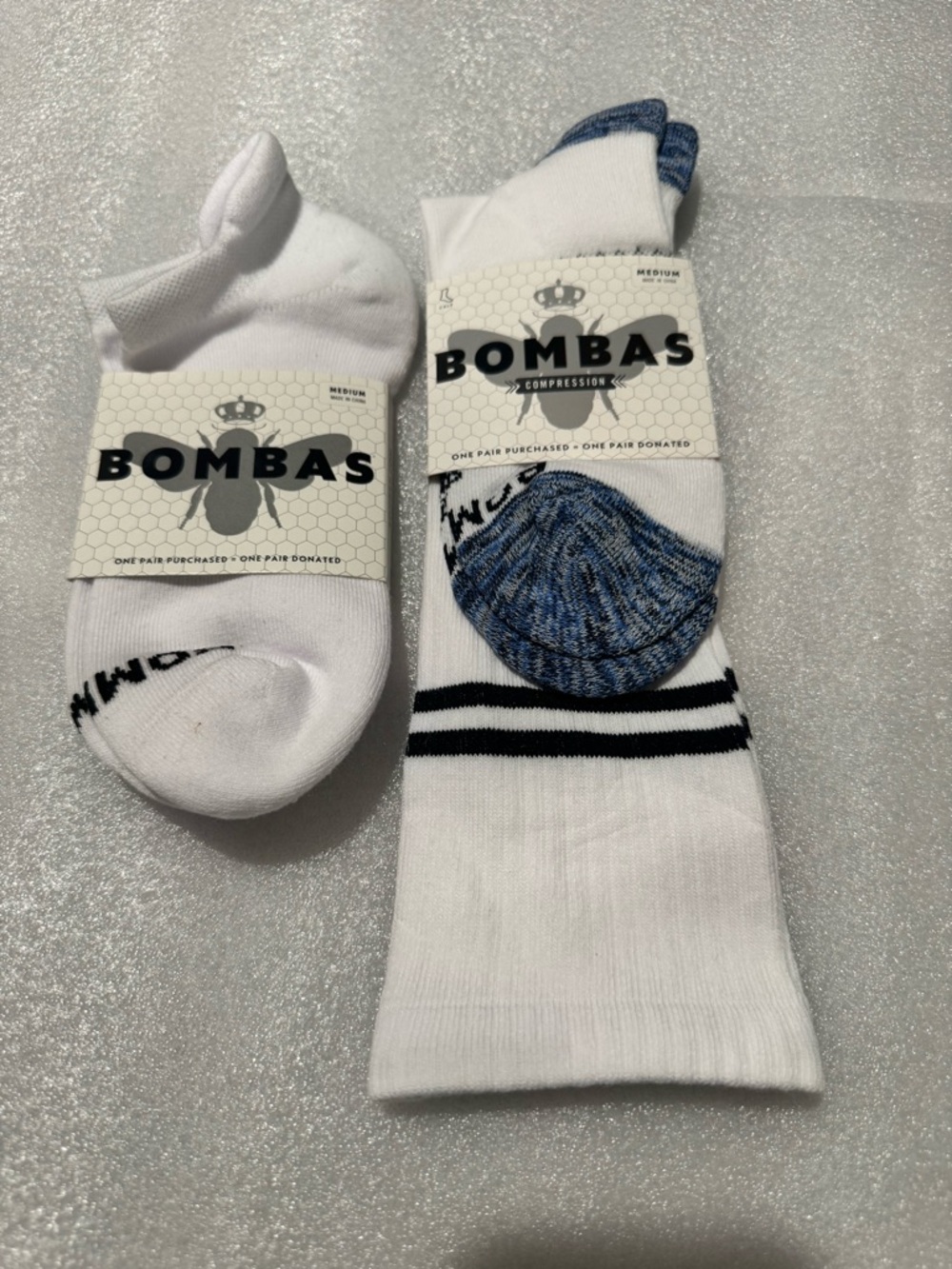 Bombas NWT Unisex 1 Pair  Compression & 1 Pair White Ankle  SZ: Medium